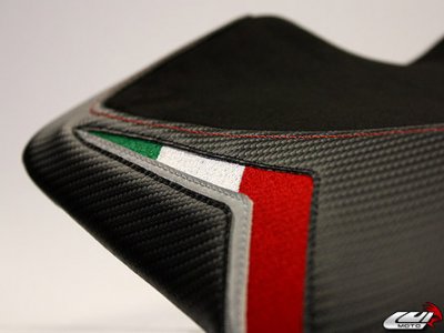 aprilia-rsv4r-team-suede-detailflag2.jpg