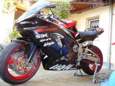 ZX9R-Renn.jpg