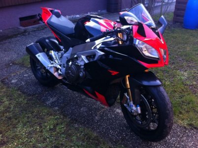 Neue RSV4 001.jpg