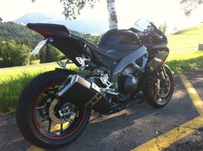 rsv4-3.jpg