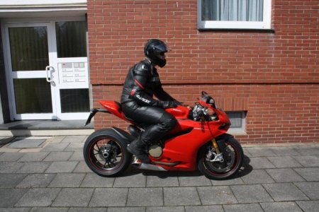 02 Panigale S Side View.jpg