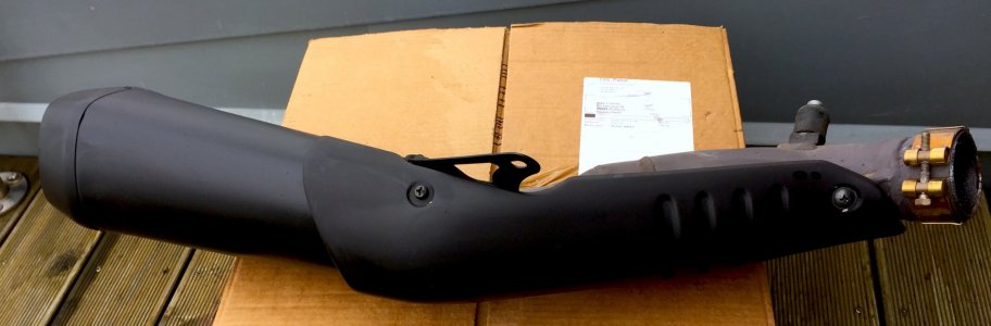 Auspuff black 2.jpg