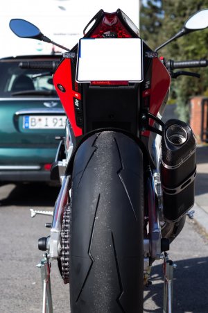Aprilia Tuono Factory_IMG_4452.jpg