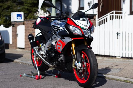 Aprilia Tuono Factory_IMG_4477.jpg