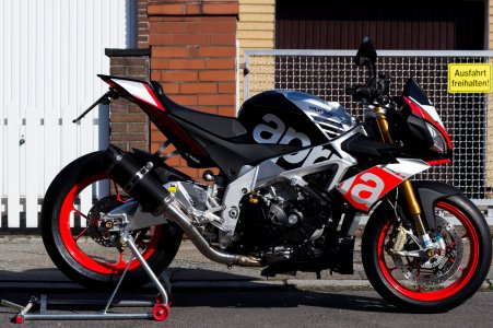 Aprilia Tuono Factory_IMG_4481.jpg