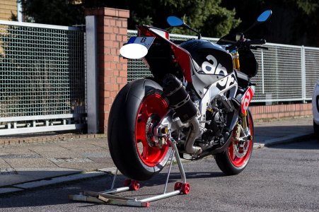 Aprilia Tuono Factory_IMG_4485.jpg
