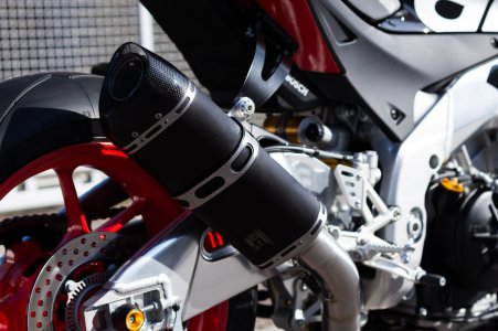 Aprilia Tuono Factory_IMG_4487.jpg