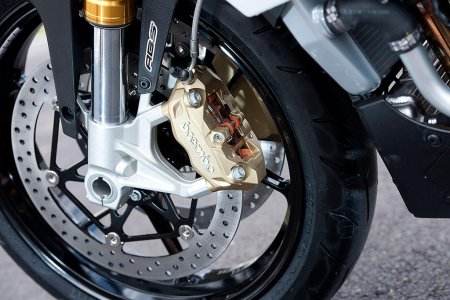 090_Fahrbericht_Aprilia_Tuono_V4R_APRC_ABS_Rad.jpg.2792688.jpg