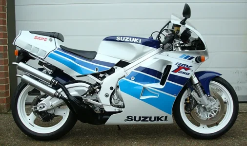 10. Suzuki RGV250.webp