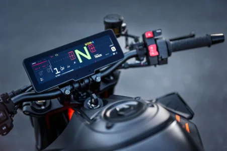 2025_KTM_990_DUKE_R3.webp