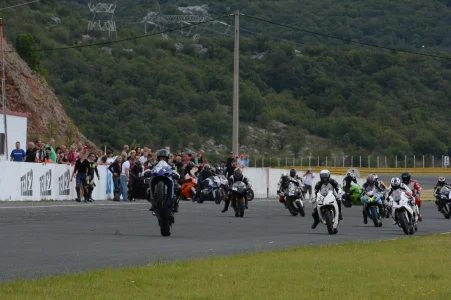 2GS_9002_4096.webp