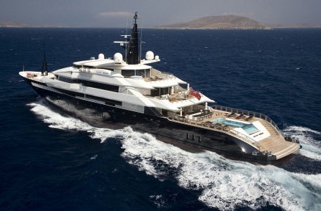 luxusyacht-megayacht-mit-multifunktionalem-achterdeck-aus-stahl-swimmingpool-helideck-26305-3319.jpg
