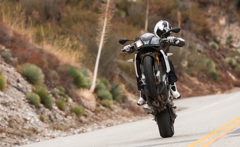 2014-Aprilia-Tuono-V4R-EBB3478.jpg