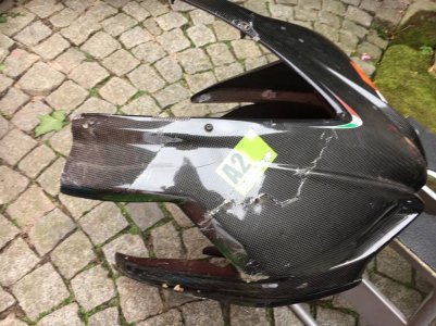 Rennverkleidung-Carbon-Crash4.jpg