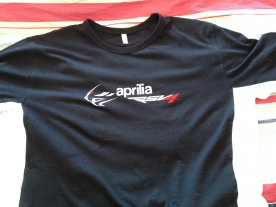 RSV4-Shirt1.jpg