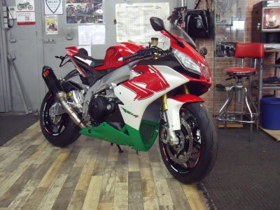 RSV 4 Tricolore Red Lion 002.jpg RSV 4 Tricolore Red Lion 002.jpg