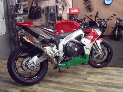 RSV 4 Tricolore Red Lion 004.jpg RSV 4 Tricolore Red Lion 004.jpg