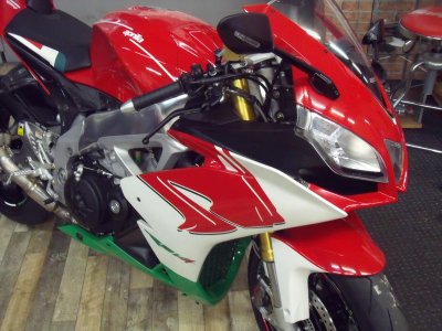 RSV 4 Tricolore Red Lion 006.jpg RSV 4 Tricolore Red Lion 006.jpg