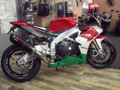 RSV 4 Tricolore Red Lion 007.jpg RSV 4 Tricolore Red Lion 007.jpg