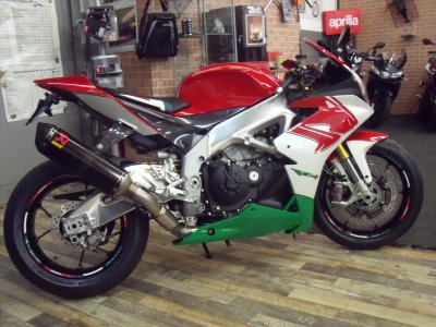 RSV 4 Tricolore Red Lion 007.jpg