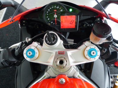 RSV 4 Factory aprc sale 011.jpg