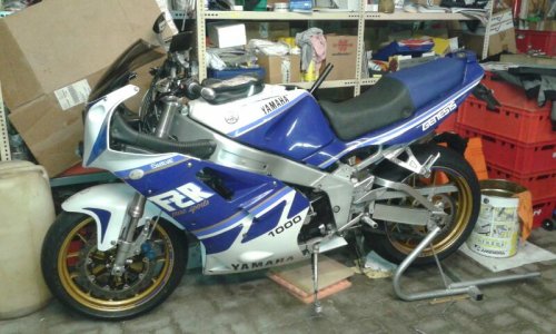 FZR 1000....87-er.jpg