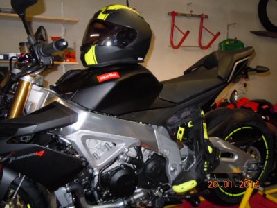 Tuono V4 005.JPG