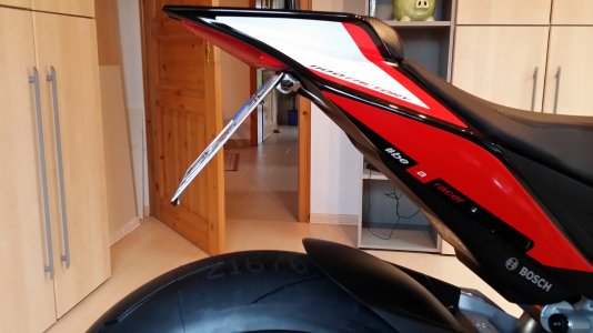 Nummernschildhalter Seite.jpg