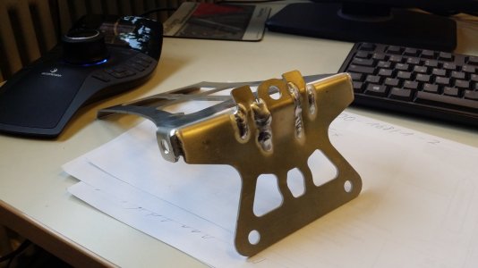 Nummernschildhalter geschweisst.jpg