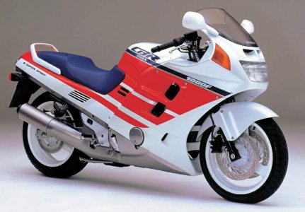 Honda CBR1000F 87  3.jpg