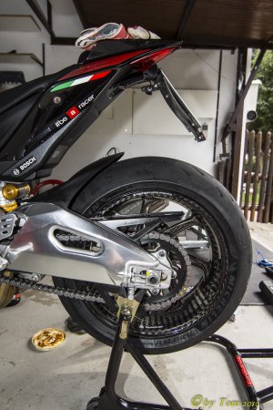 Aprilia Carbon.JPG