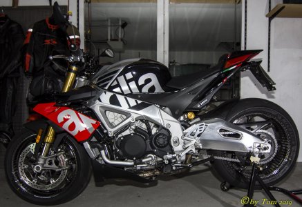 Aprilia Carbon-14.JPG