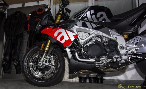 Aprilia Carbon-16.JPG