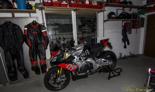 Aprilia Carbon-18.JPG