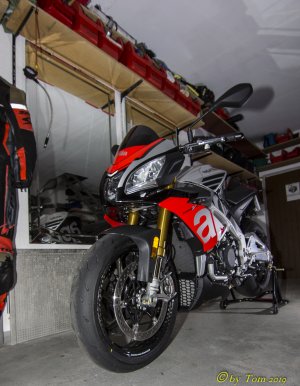 Aprilia Carbon-19.JPG