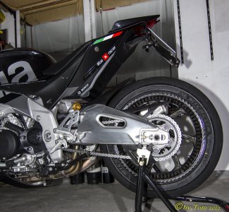 Aprilia Carbon-20.JPG