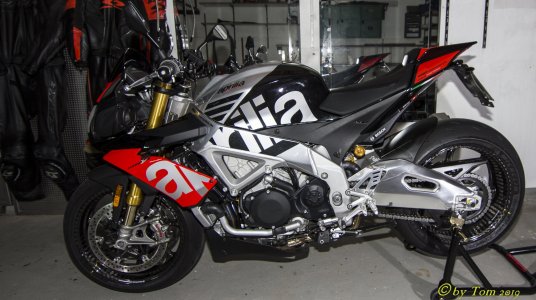 Aprilia Carbon-21.JPG