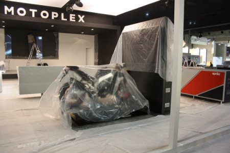 210_EICMA 2014 Aufbau Sonntag.jpg