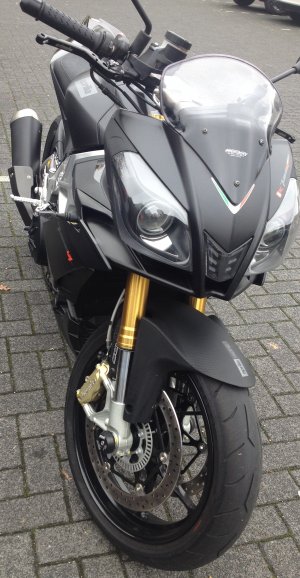 Aprilia Tuono + Carbon Hitzeschild 2.jpg