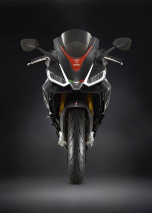 aprilia_002.jpg