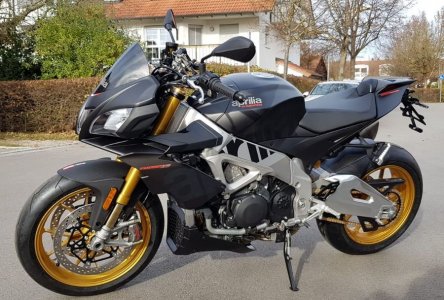 Dark-Thunder-JPS-06-links-vorne.jpg