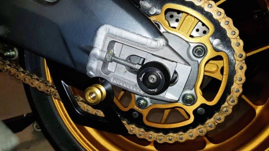 Lightech-Racefoxx_hinten-links.800x450.jpg