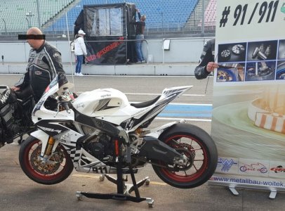 RSV4 1000Km_Hocken_2017-1.jpg RSV4 1000Km_Hocken_2017-1.jpg