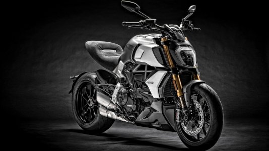 2019-ducati-diavel-1260s-exterior-cool-motorcycle-new-white-gray-diavel-1260s-besthqwallpapers...jpg