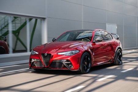 Alfa-Giulia-GTAm-1.jpg