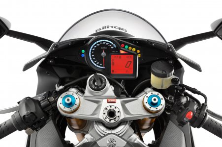 rsv4 RR_guida_bucine greyo.jpg