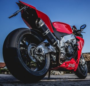 RSV4.jpg