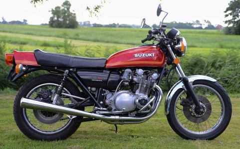 3. Suzuki GS750D.PNG