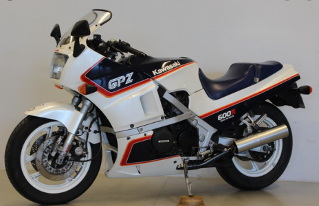 5. Kawasaki GPZ600R.PNG