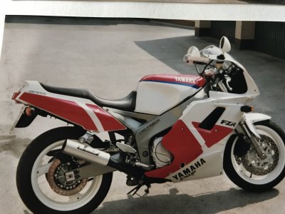 FZR 1000.jpeg